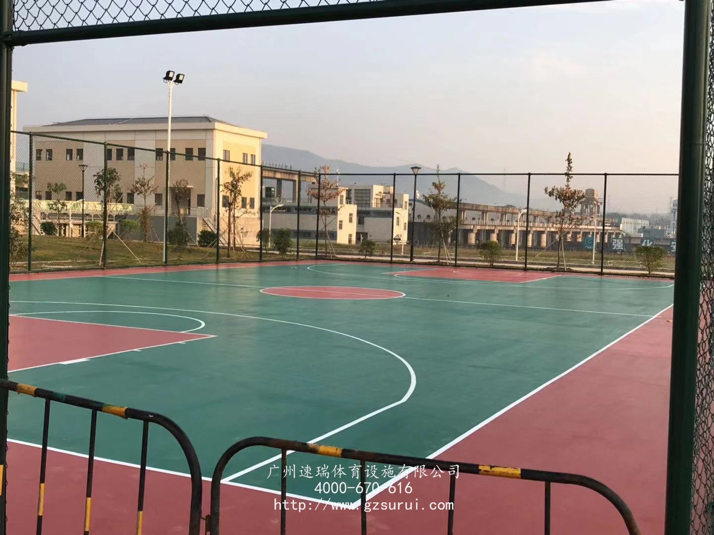廣東韶關(guān)發(fā)電站硅PU籃球場材料工程竣工“速瑞體育”