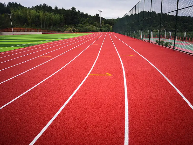 山東東營塑膠跑道施工生產(chǎn)廠家濱州學(xué)校新國標(biāo)13mm混合型跑道工程施工每平方米造價(jià)